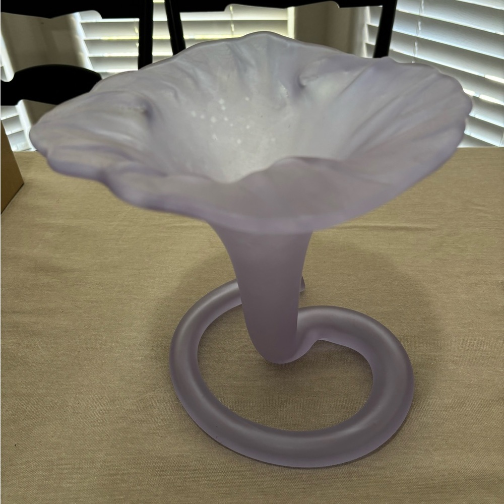 Vintage Teaberry Frosted satin glass Stem flower
